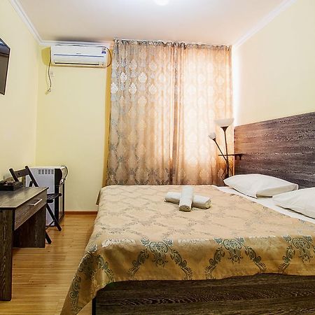 Bereket Hotel Astana Buitenkant foto